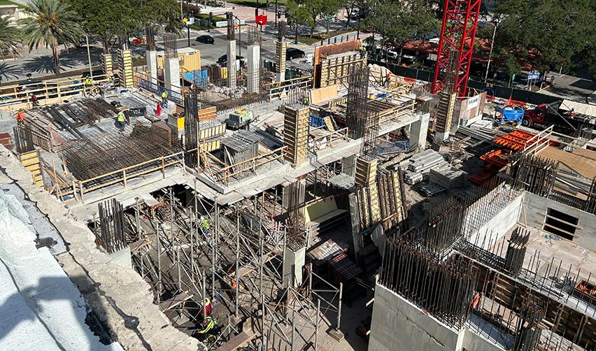 A construction site with many scaffolding